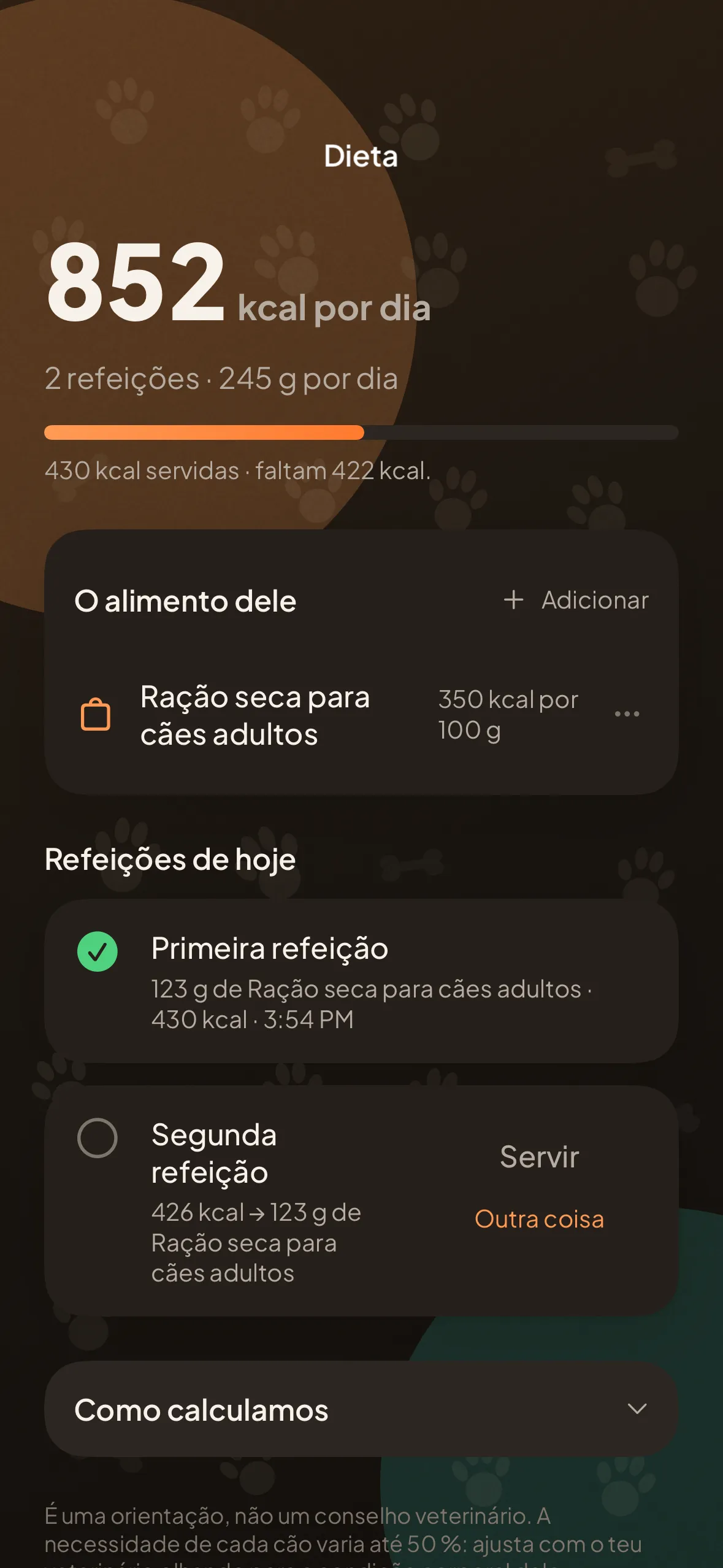 O ecrã de dieta: os gramas por dia, as calorias, a comida ativa e as refeições servidas hoje.