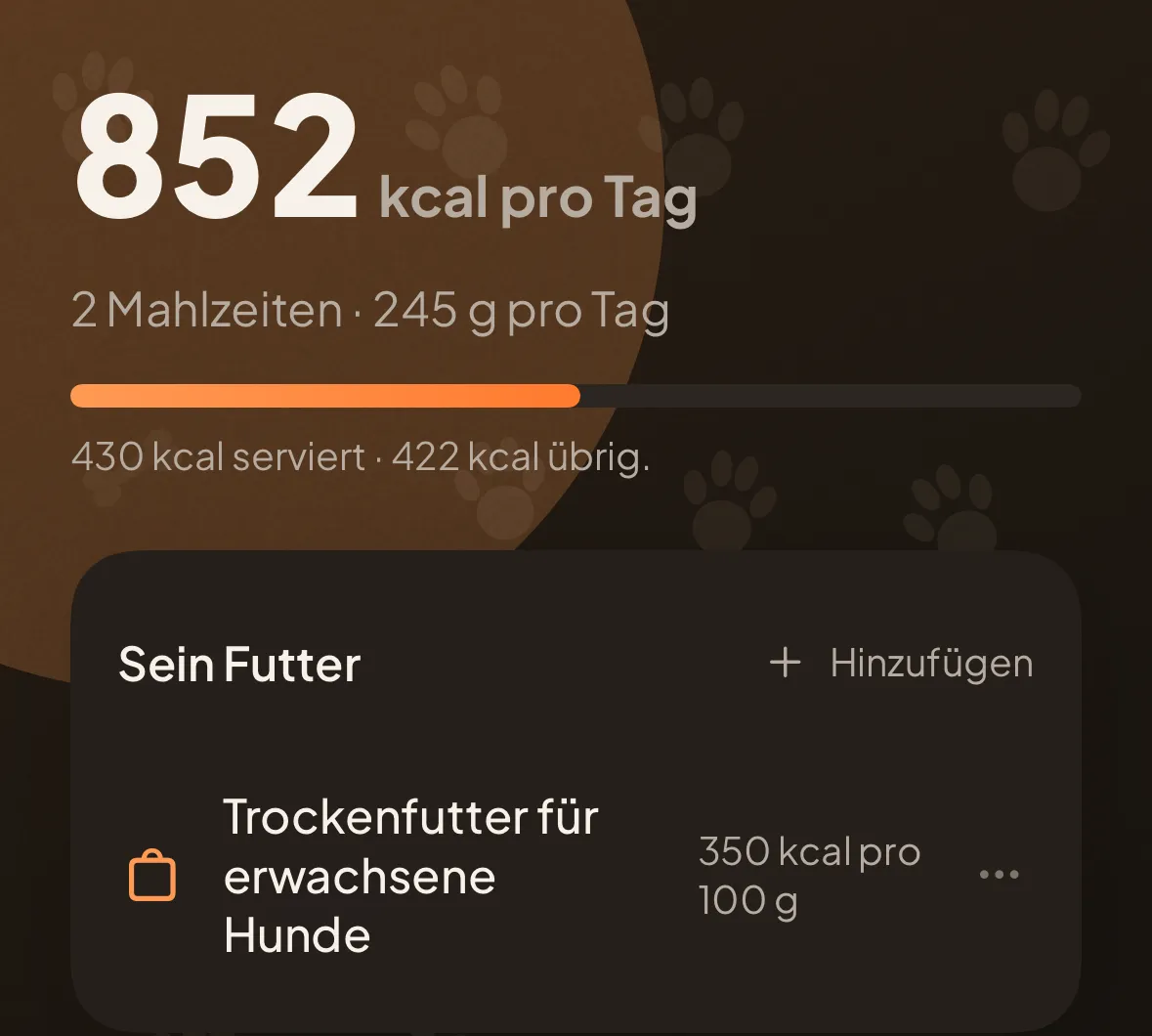 Die Ration in der App: 852 kcal am Tag, zwei Mahlzeiten, 245 g am Tag, davon 430 kcal schon serviert, und das Futter, mit dem gerechnet wird.